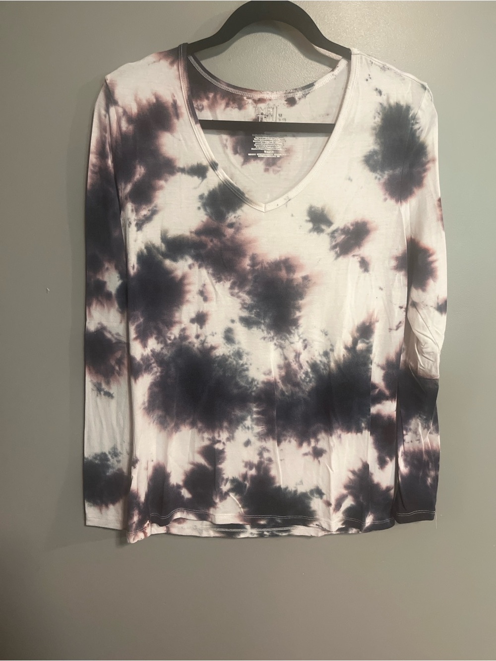 Time and Tru Long Sleeve V-Neck Tie-Dye Top in White, Purple and Black